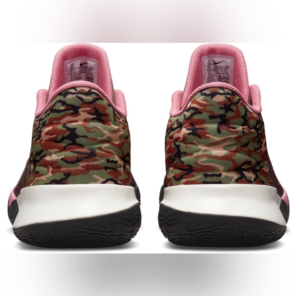 Kyrie Irvin flytrap v - Picture 12 of 14